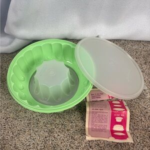 New Tupperware Vintage Retro Lime Green Jello Mold Container Interchange